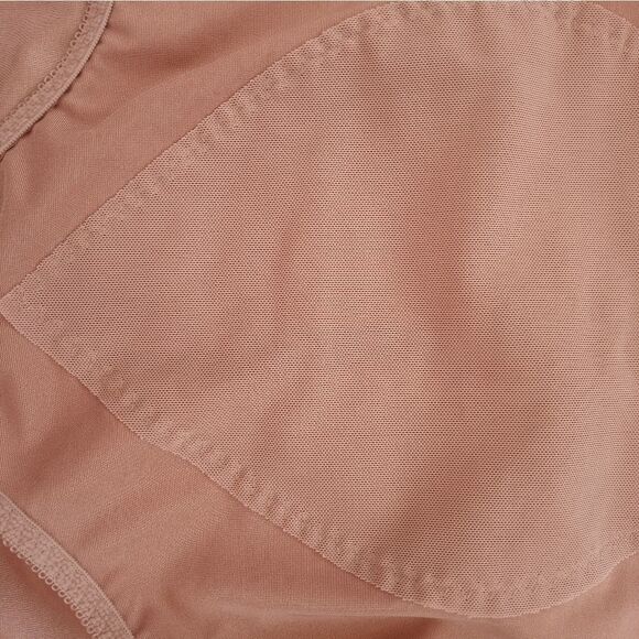 Bali Size L Light Control Tummy Panel Brief - Picture 8 of 9